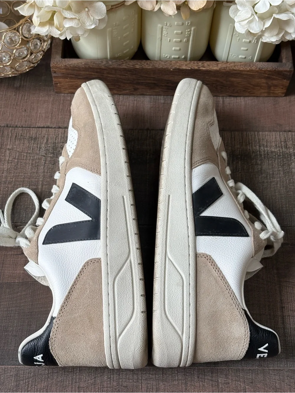 Veja V-10 Sneakers
